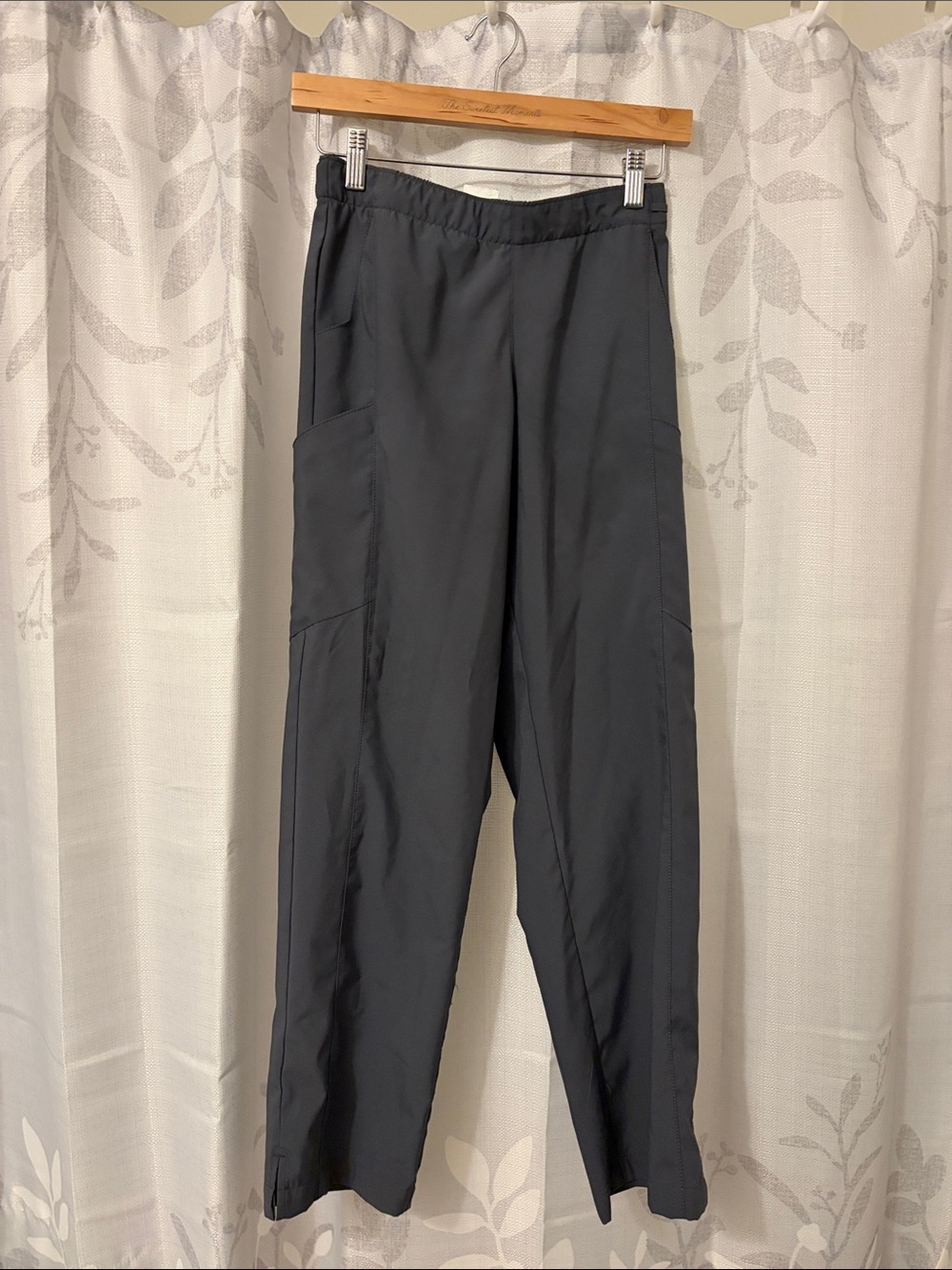 Women's Straight Leg Casual Pants —Dark grey